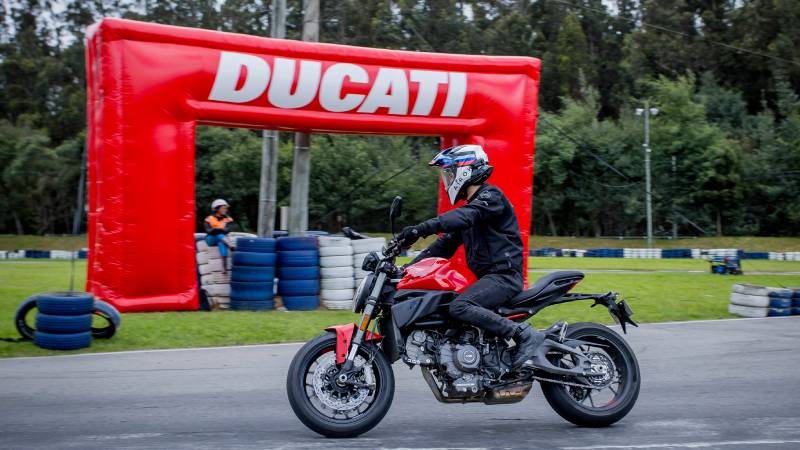 Test Ride Experience 2026 confirma que los colombianos están cambiando la forma de comprar motocicletas