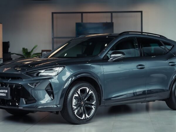 CUPRA Formentor PHEV se presenta en Colombia: potencia, 126 km de autonomía eléctrica y tecnología avanzada