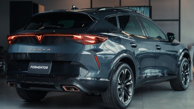 CUPRA Formentor PHEV se presenta en Colombia: potencia, 126 km de autonomía eléctrica y tecnología avanzada