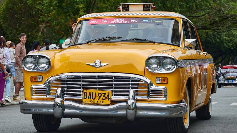 Desfile de Autos Clásicos y Antiguos 2026 en Medellín rendirá homenaje a las Mujeres al Volante