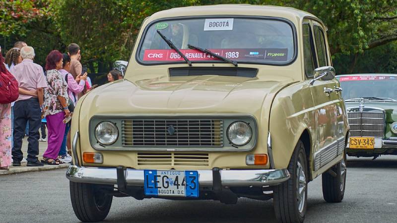 Desfile de Autos Clásicos y Antiguos 2026 en Medellín rendirá homenaje a las Mujeres al Volante