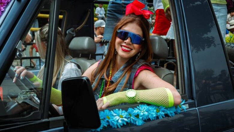 Desfile de Autos Clásicos y Antiguos 2026 en Medellín rendirá homenaje a las Mujeres al Volante