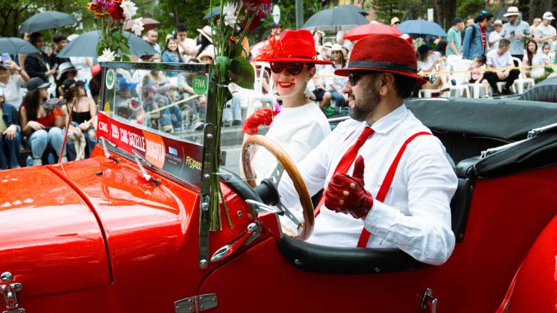 Desfile de Autos Clásicos y Antiguos 2026 en Medellín rendirá homenaje a las Mujeres al Volante