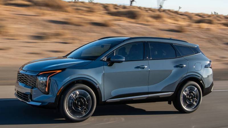 Kia acelera en Colombia: Sportage X-Line HEV y K4 GT-Line estrenan importantes novedades