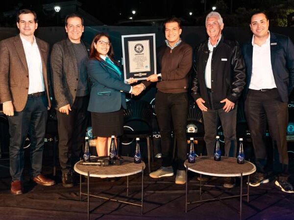Nissan Qashqai e-POWER logra un Guinness World Records en Colombia tras recorrer 1.980 km sin recarga