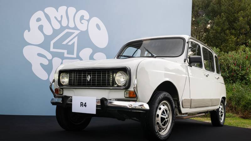 Renault 4 E-Tech eléctrico: el emblemático modelo que vuelve para transformar la movilidad en Colombia