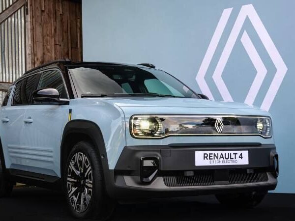 Renault 4 E-Tech eléctrico: el emblemático modelo que vuelve para transformar la movilidad en Colombia
