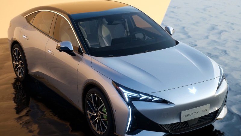 ARCFOX S5: sedán eléctrico que impacta en su llegada a Colombia