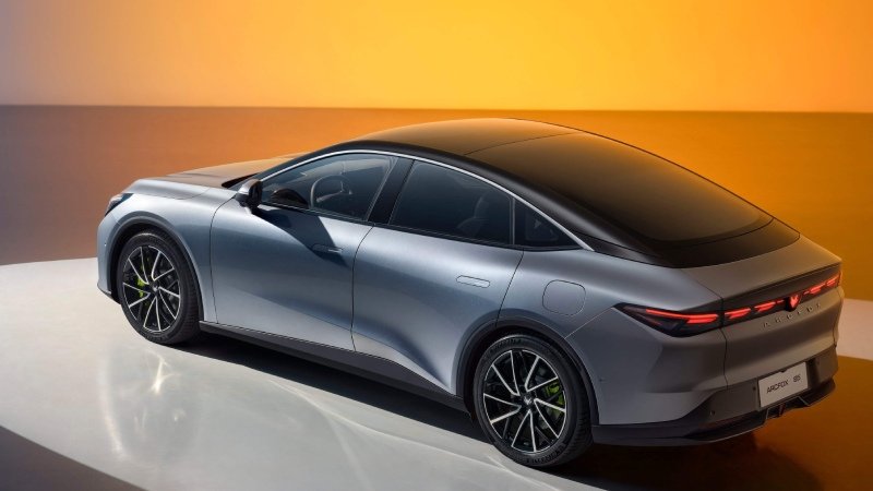 ARCFOX S5: sedán eléctrico que impacta en su llegada a Colombia